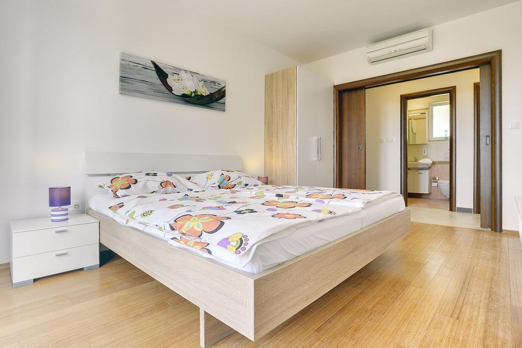 Apartments Vea พูลา ภายนอก รูปภาพ